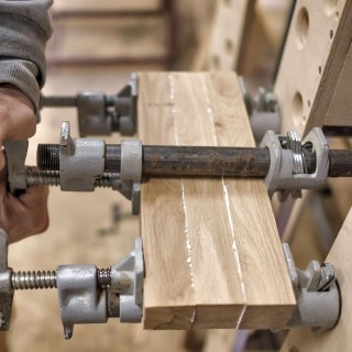 Colle blanche vinylique, la colle à bois par excellence - Colle à bois