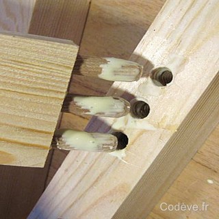 Coller 2 planches en bois