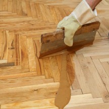 Application cire parquet