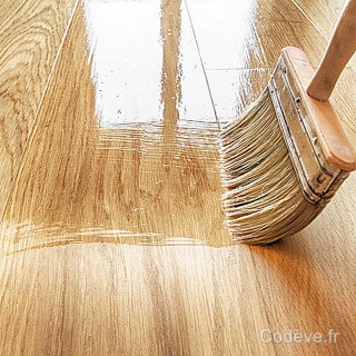 Cirer ou vitrifier un parquet