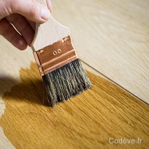 Application vernis bois teinté Application vernis bois teinté